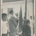 Homenagem a Euclides Cintra pelo Colégio de Paraisópolis, hasteando a Bandeira do Brasil – 15/11/1956.