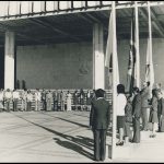 Dep. Euclides P. Cintra hasteando a Bandeira Nacional em solenidade na ALMG, 1979.