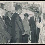 Presidente da Carpe, Prof. Públio Mourão, Deputado Cintra, Prefeito de Brasópolis José Fernandes dos Reis e Monsenhor Noronha, abençoando a solenidade de inauguração da reforma feita no prédio do Grupo Escolar Coronel Francisco Braz – Brasópolis – 1967.